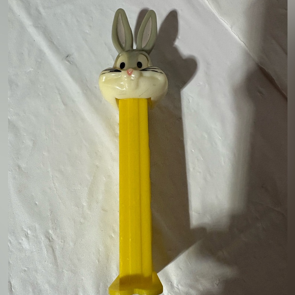 Warner Brothers Looney Tunes Bugs Bunny Cap Pez Candy Dispenser Vintage